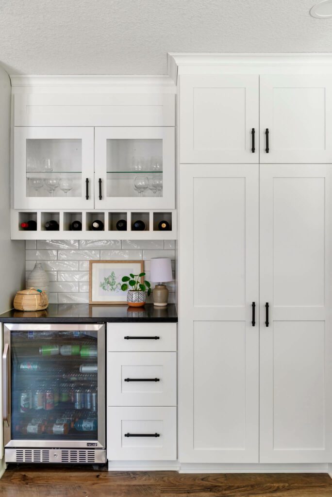 Apple Valley, MN kitchen remodel with beverage station