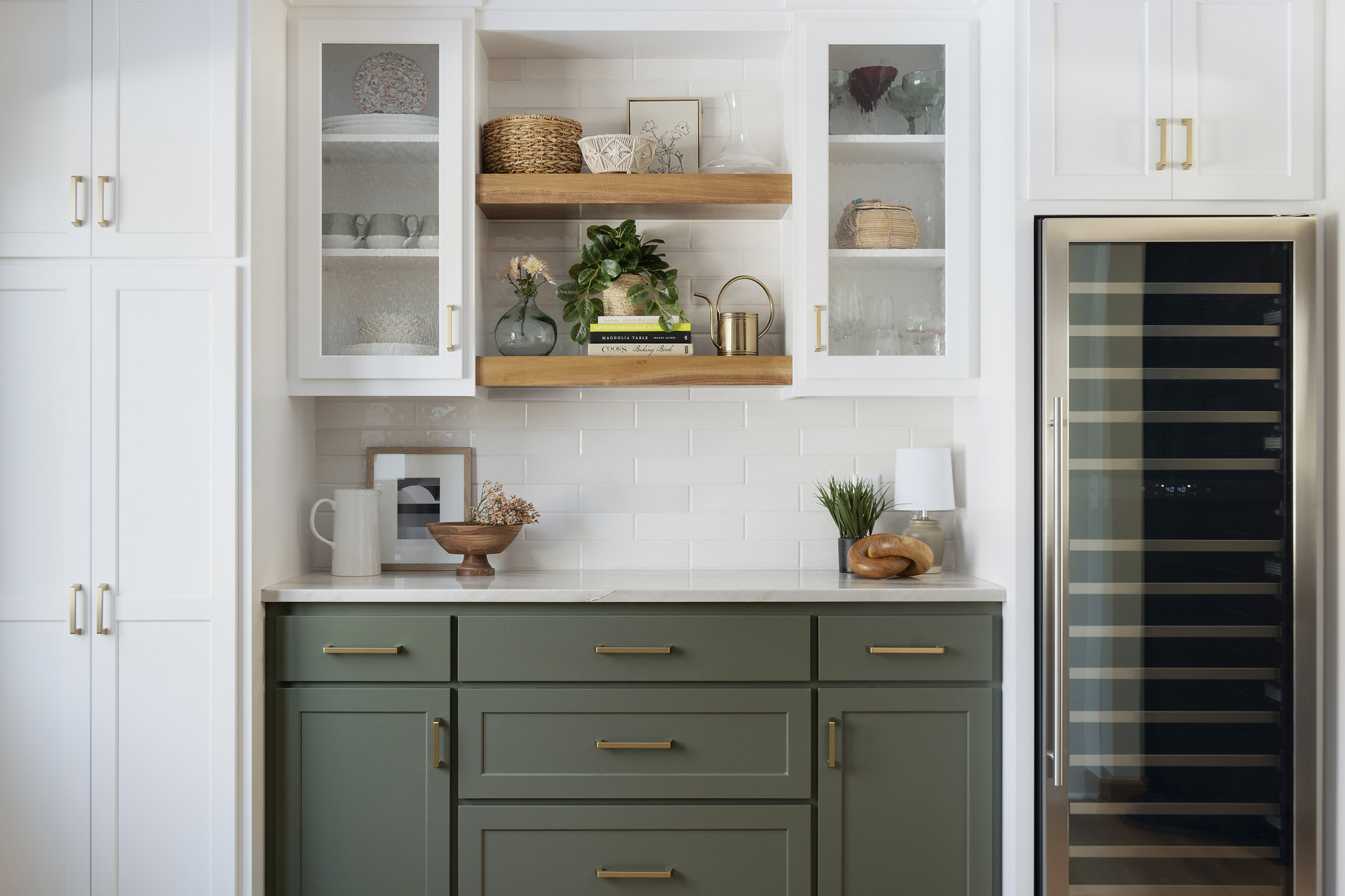 Traditional Subway Tile Backsplash - Kitchen Design